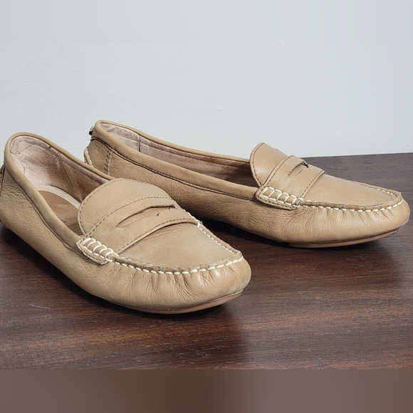 Antonio Melani Tan Leather Loafers Women's Size 10M. - Picture 4 of 11
